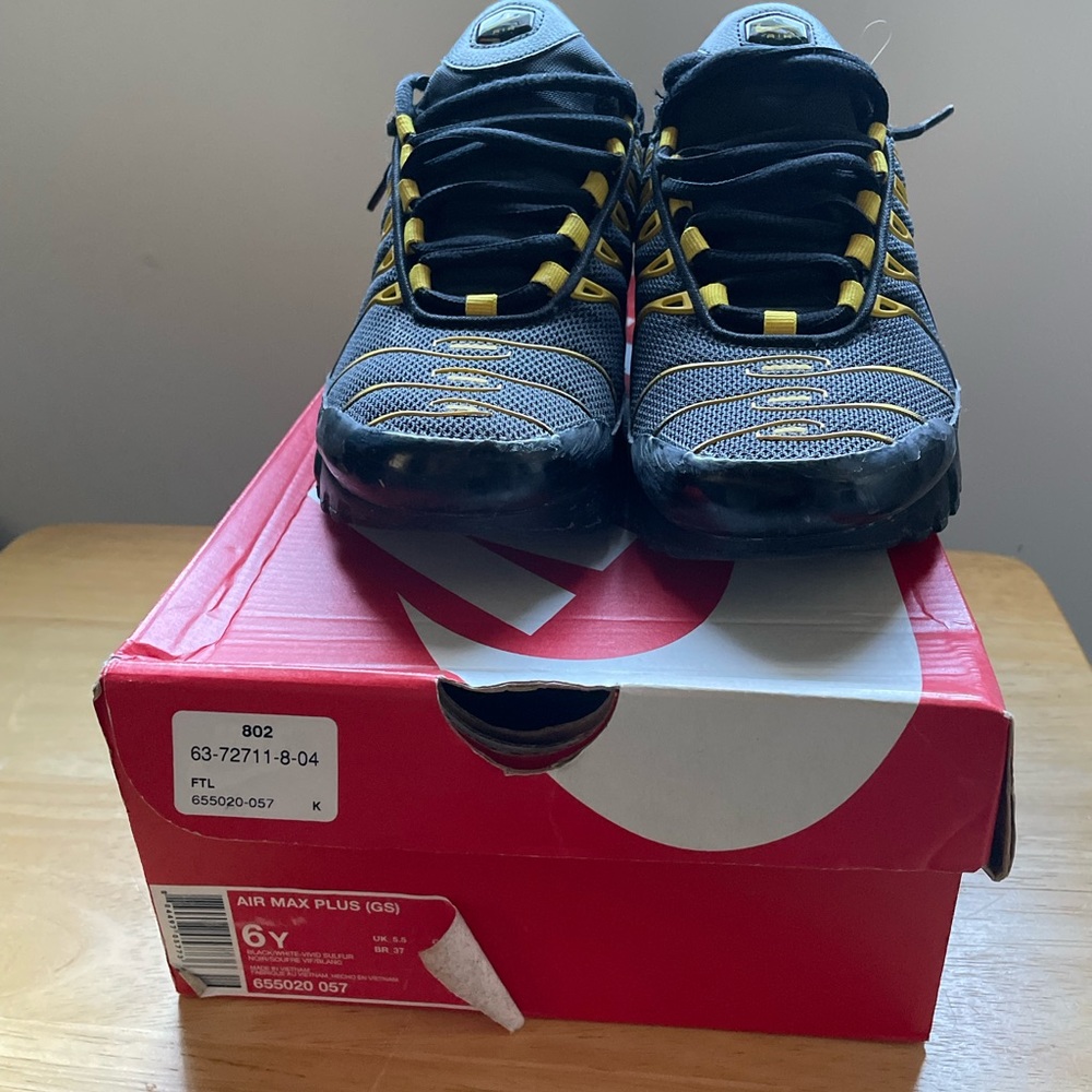 air max plus vivid sulfur